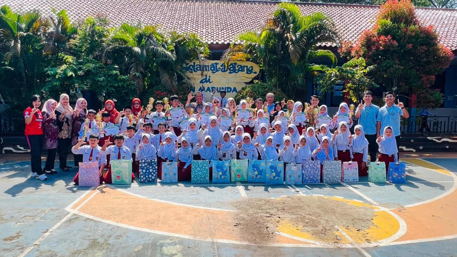 Portal Berita Indonesia dan Dunia Terkini Hari Ini, Update Harian Terbaru, Terlengkap, Tajam, Aktual dan Berimbang. Peta Jurnalis